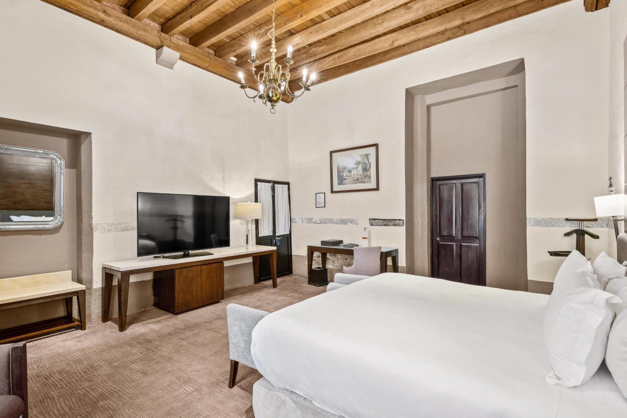 Hotel Quinta Real Puebla de Zaragoza Esterno foto A guest room at the Hotel Santa Fe