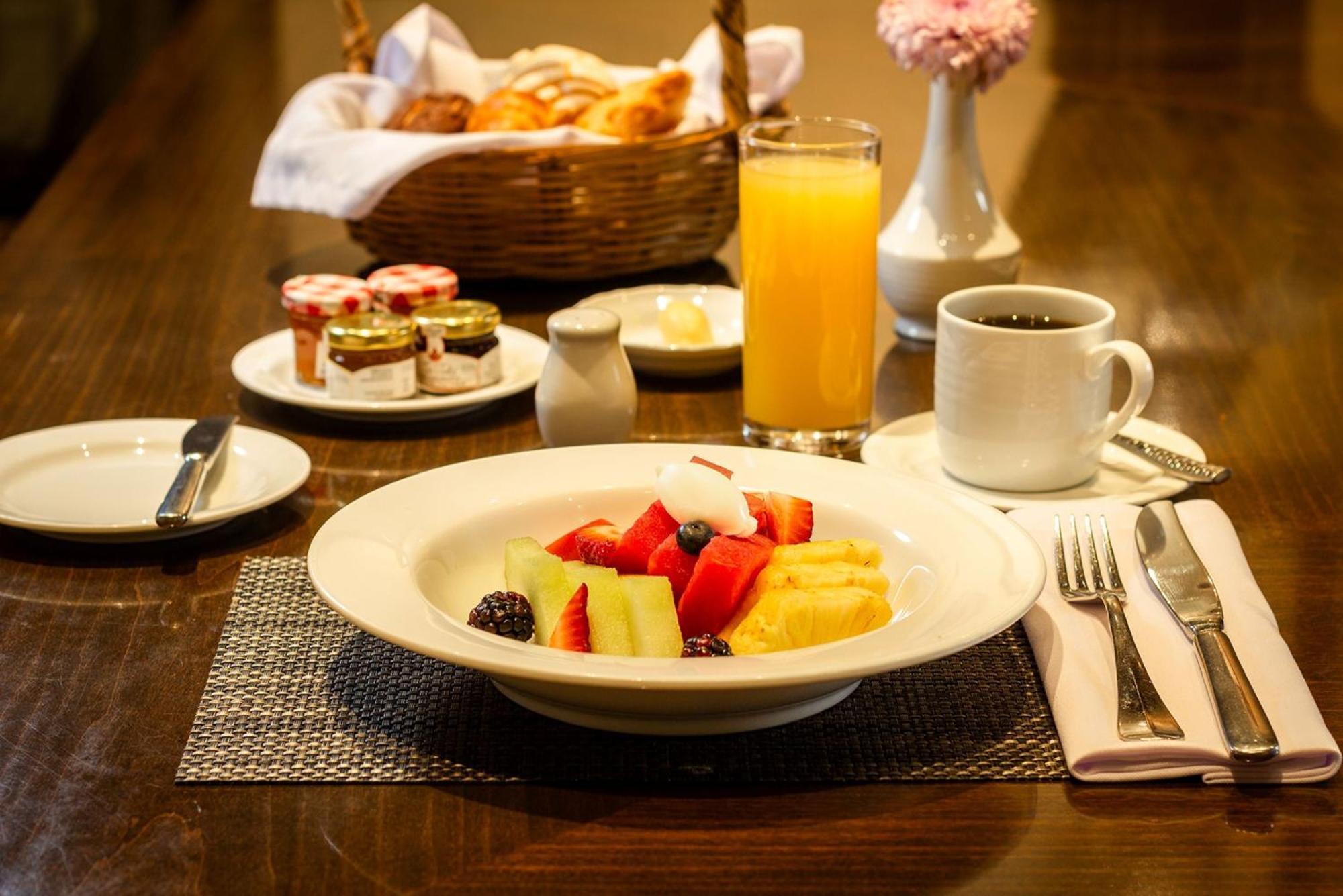 Hotel Quinta Real Puebla de Zaragoza Esterno foto A fruit salad