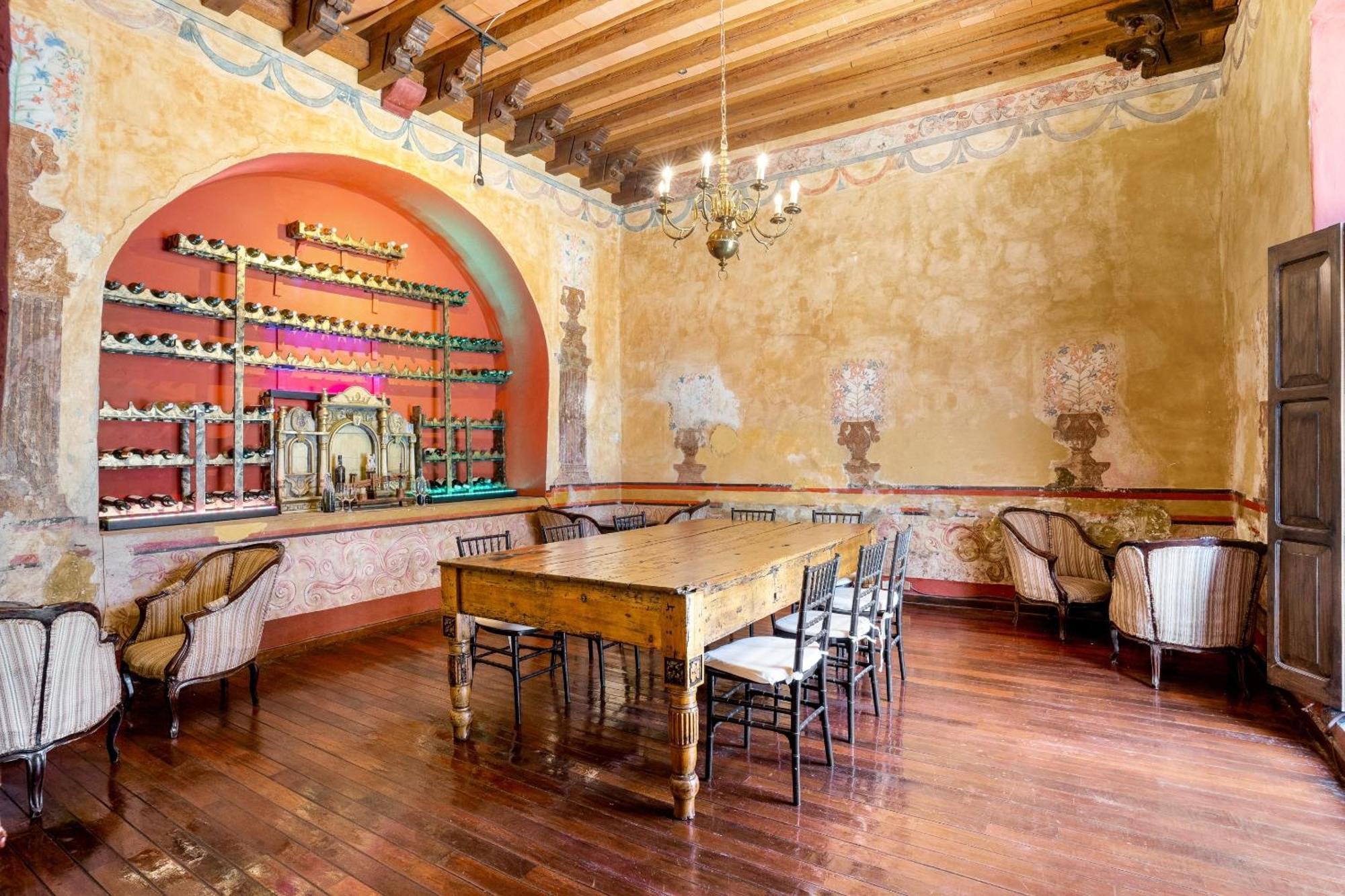 Hotel Quinta Real Puebla de Zaragoza Esterno foto The wine tasting room at the winery