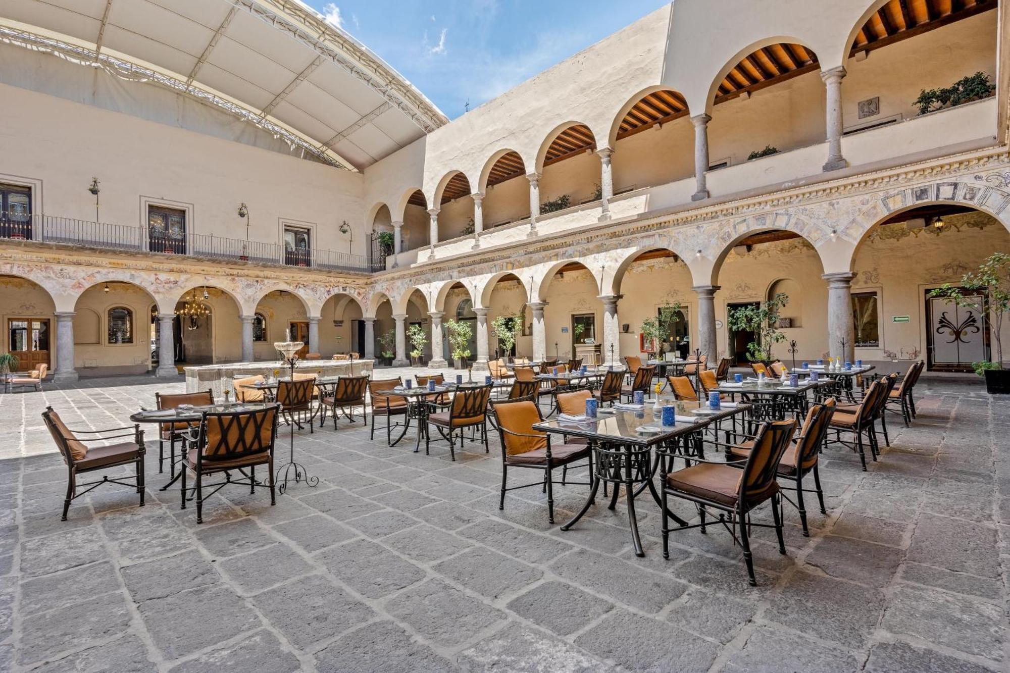 Hotel Quinta Real Puebla de Zaragoza Esterno foto The hotel's interior courtyard
